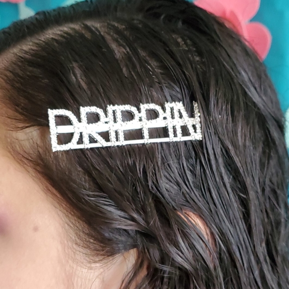 Bling🎁💝🏷 "drippin"letter hair clip - Picture 8 of 8